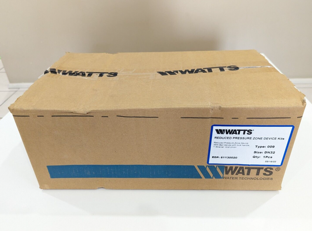
                  
                    Load image into Gallery viewer, Watts 009-032 32mm 1¼&amp;quot; RPZ Reduced Pressure Zone Backflow Preventer Package Box
                  
                