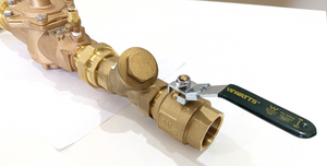 
                  
                    Load image into Gallery viewer, Watts 009-040-ULBS 40mm 1 ½&amp;quot; RPZ Reduced Pressure Zone Backflow Preventer Kits Inlet
                  
                